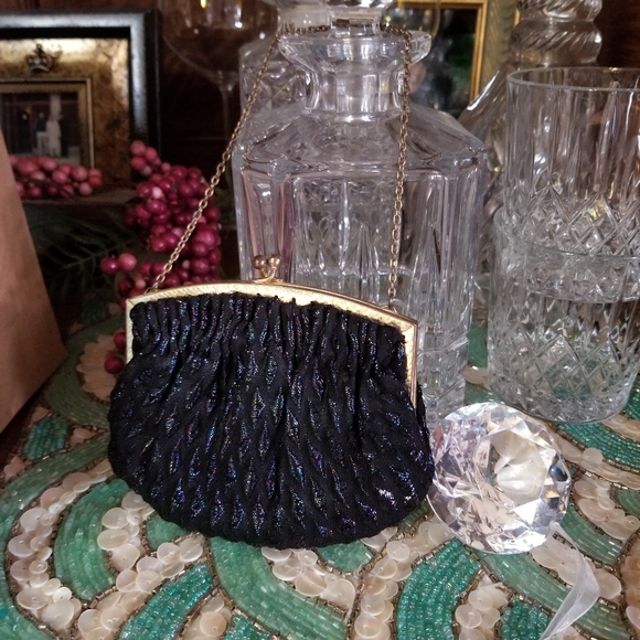 Clutches - Picture 5 of 7